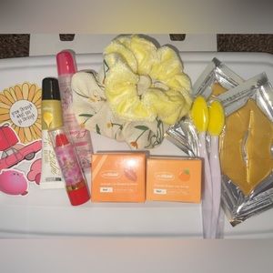 Natural Sugar Scrub Orange Hydrating Lip Sleeping Mask 4 in 1 Lip Care Set